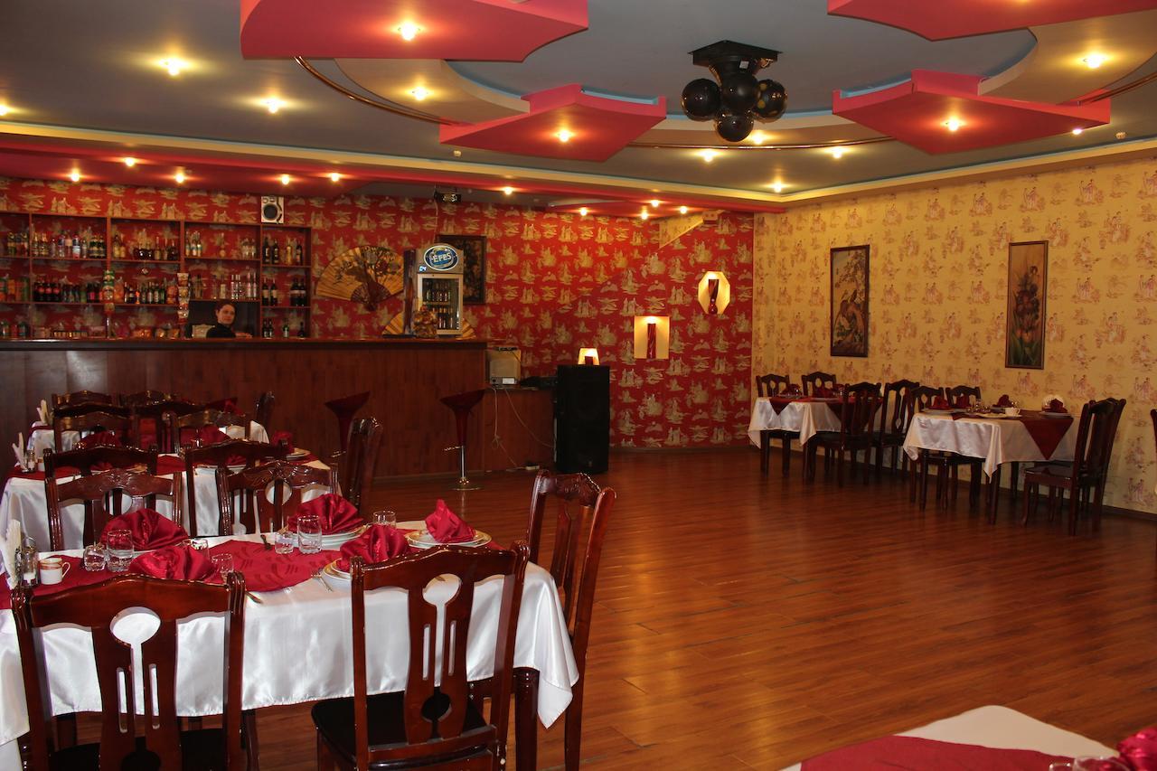 Pekin Hotel Temirtau Exteriér fotografie